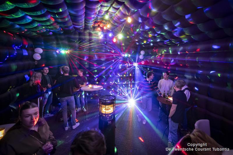 Opblaasbare partytent huren